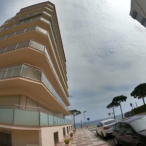 https://apartamento-a-primera-linea-de-mar-en-platja-daro.catalonia-hotels.com